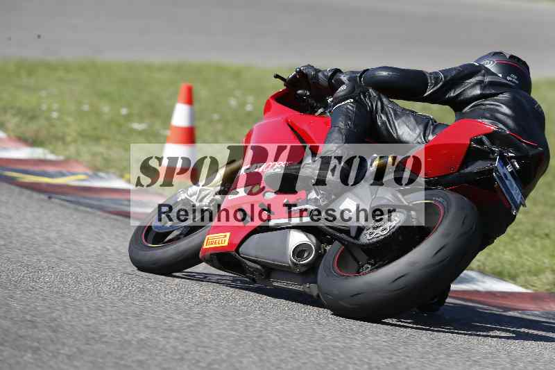 /43 08.08.2025 Discover the Bike ADR/Race 3 rot/299